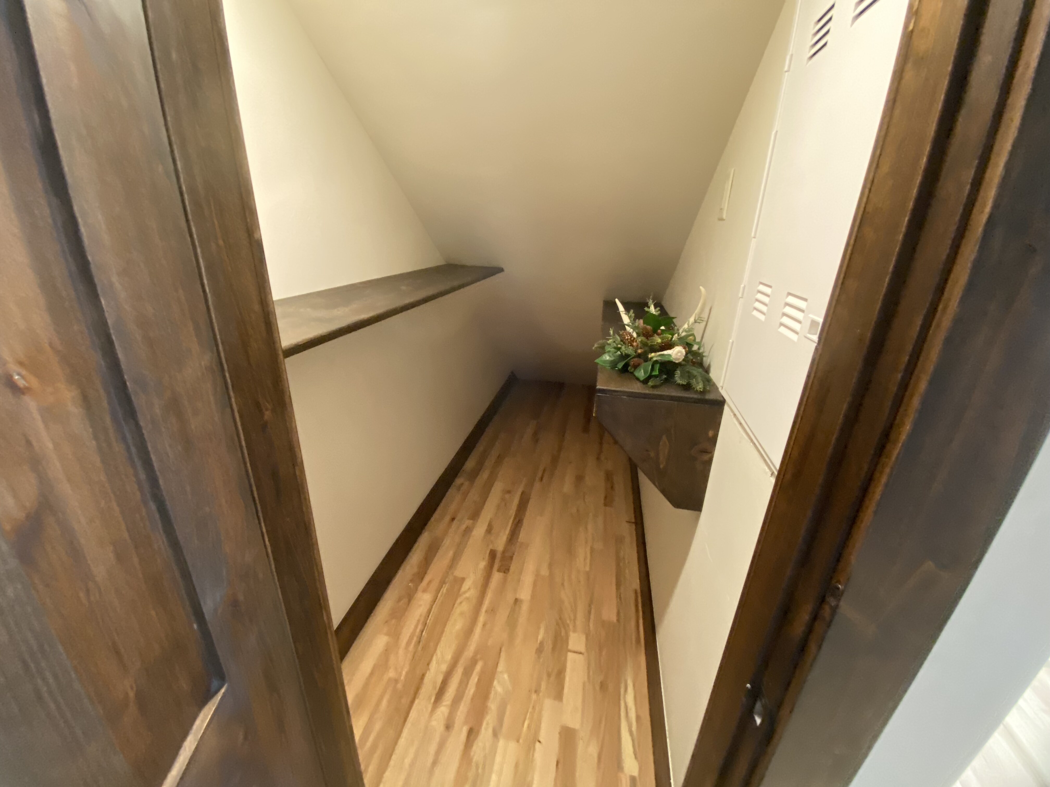 New Castle Interior — Alpine Color Craft