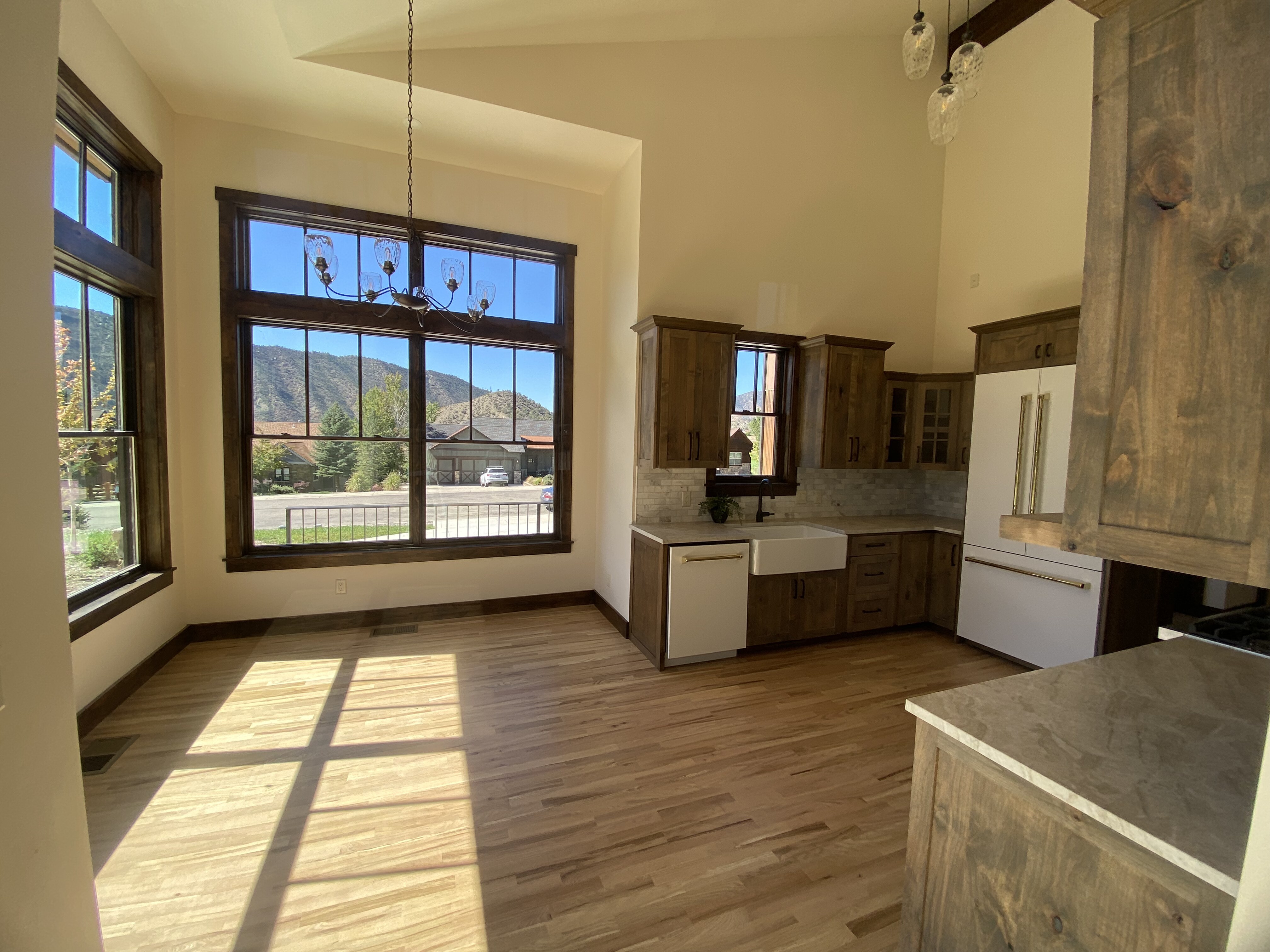 New Castle Interior — Alpine Color Craft